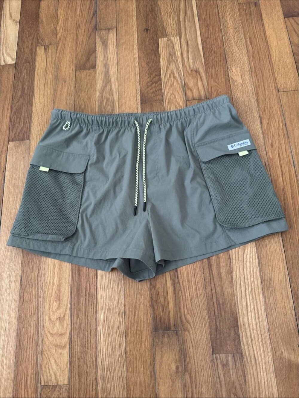 Columbia PFG Women's Shorts Open Water Athletic Khaki Size L - Picture 1 of 8